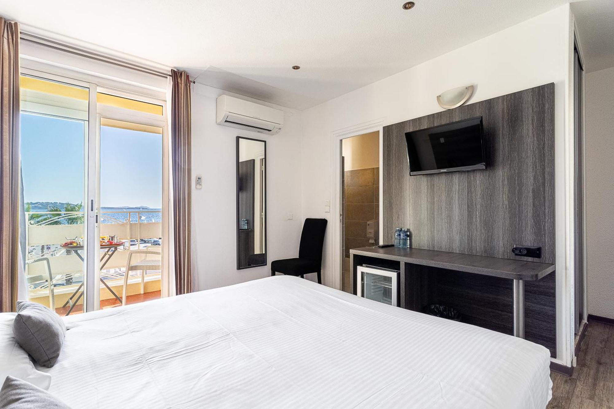 Hotel De La Baie Bandol Room photo